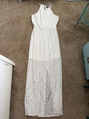 Lily Rose Lace Maxi Dress